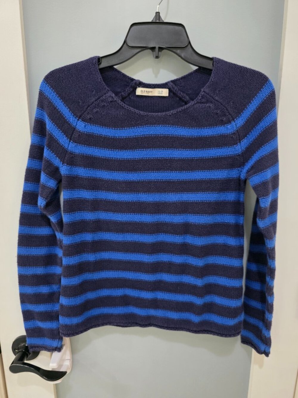 Old Navy Striped Sweater – Women’s Small Blue &‎ Navy Long Sleeve Pullover